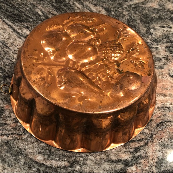 Vintage Fluted Copper Mold - Picture 7 of 7